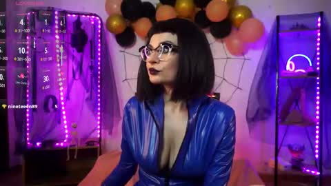 Snapshot of cyberxgoddess_ chatting on 11.03.25 Lily Goddess online show from 11.03.25