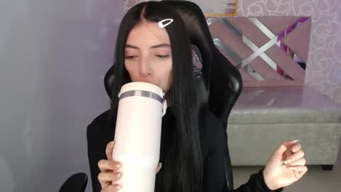 CINTIA ARAUJO online show from 10.10.25