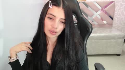 CINTIA ARAUJO online show from 11.11.25