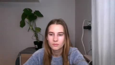 Snapshot of cyntianatural chatting on 12.19.24 CyntiaNatural online show from 12.19.24