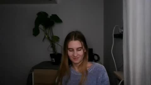 Snapshot of cyntianatural chatting on 12.19.24 CyntiaNatural online show from 12.19.24