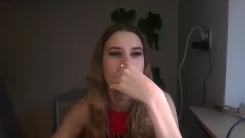 Snapshot of cyntianatural chatting on 01.28.25 CyntiaNatural online show from 01.28.25