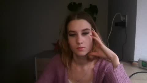 Snapshot of cyntianatural chatting on 01.28.25 CyntiaNatural online show from 01.28.25