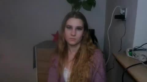 Snapshot of cyntianatural chatting on 01.28.25 CyntiaNatural online show from 01.28.25