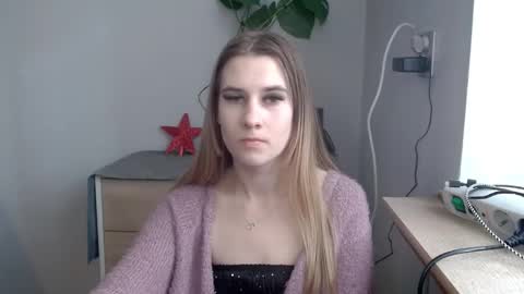 Snapshot of cyntianatural chatting on 01.30.25 CyntiaNatural online show from 01.30.25