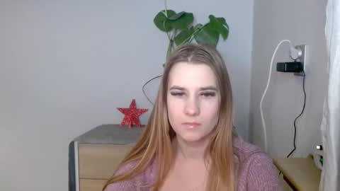 Snapshot of cyntianatural chatting on 01.31.25 CyntiaNatural online show from 01.31.25