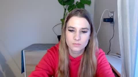 Snapshot of cyntianatural chatting on 02.14.25 CyntiaNatural online show from 02.14.25