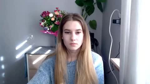 Snapshot of cyntianatural chatting on 02.20.25 CyntiaNatural online show from 02.20.25