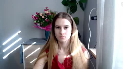 Snapshot of cyntianatural chatting on 02.21.25 CyntiaNatural online show from 02.21.25