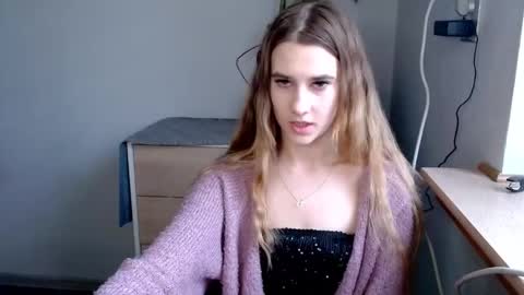 Snapshot of cyntianatural chatting on 02.25.25 CyntiaNatural online show from 02.25.25