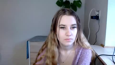 Snapshot of cyntianatural chatting on 02.28.25 CyntiaNatural online show from 02.28.25