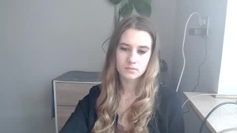 Snapshot of cyntianatural chatting on 03.06.25 CyntiaNatural online show from 03.06.25