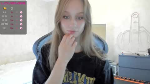 Snapshot of cyyberwhore chatting on 09.20.25 cyyberwhore online show from 09.20.25