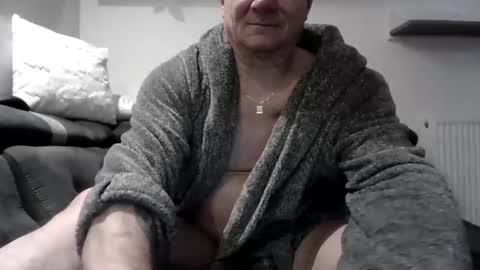 Snapshot of czerbis chatting on 12.18.24 czerbis online show from 12.18.24