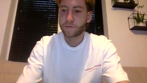 Snapshot of d3nnis_123 chatting on 11.04.25 d3nnis_123 online show from 11.04.25