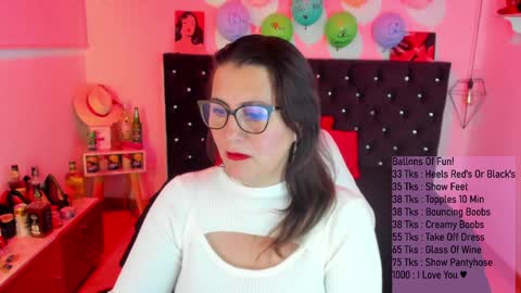 Mia  online show from 02.02.25