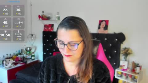 Mia  online show from 02.18.25