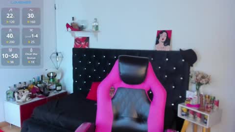 Mia  online show from 02.22.25