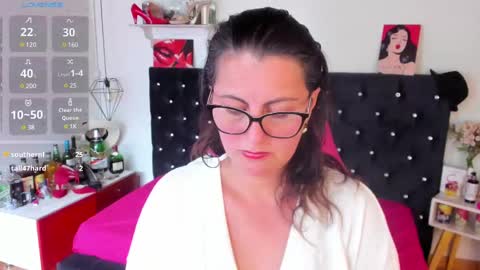 Mia  online show from 02.25.25