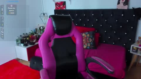 Mia  online show from 03.01.25