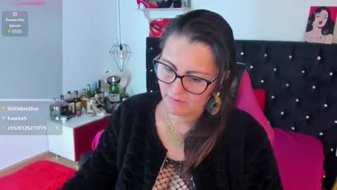 Mia  online show from 03.05.25