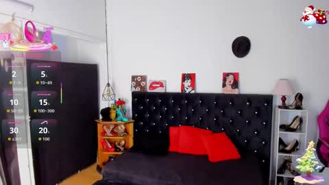 Mia  online show from 12.14.25