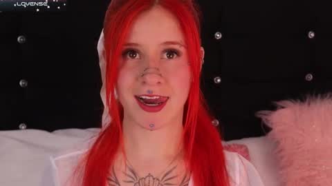 Snapshot of daarlene chatting on 02.10.25 Darlene online show from 02.10.25