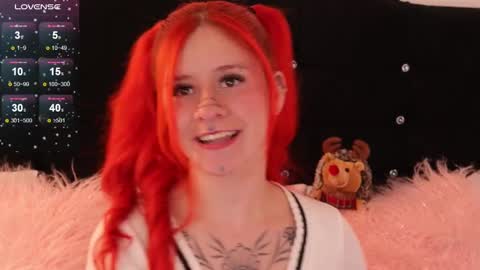 Snapshot of daarlene chatting on 02.18.25 Darlene online show from 02.18.25