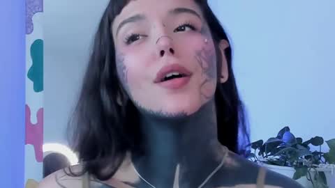 Snapshot of daarlene chatting on 03.08.25 Darlene online show from 03.08.25