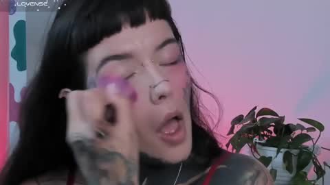 Snapshot of daarlene chatting on 03.12.25 Darlene online show from 03.12.25