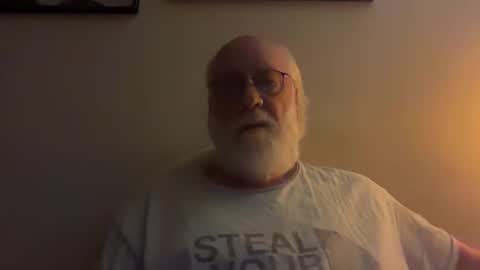 Snapshot of daddy341177 chatting on 10.05.25 daddy341177 online show from 10.05.25