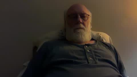 Snapshot of daddy341177 chatting on 10.16.25 daddy341177 online show from 10.16.25