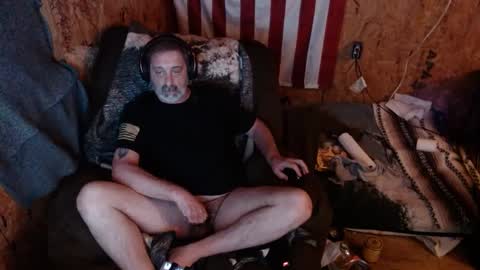 Snapshot of daddy38345 chatting on 02.17.25 daddy38345 online show from 02.17.25