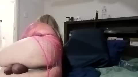 Snapshot of daddy69sx77 chatting on 05.26.26 Kasey Xdresser online show from 05.26.26