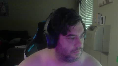 Snapshot of daddybody4u chatting on 09.28.25 daddybody4u online show from 09.28.25