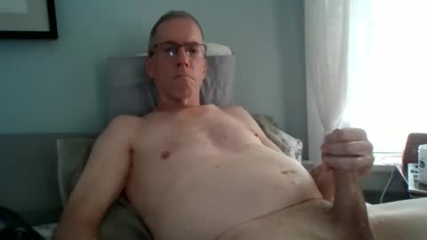 Snapshot of daddyluvssmoothies chatting on 06.07.26 daddyluvssmoothies online show from 06.07.26