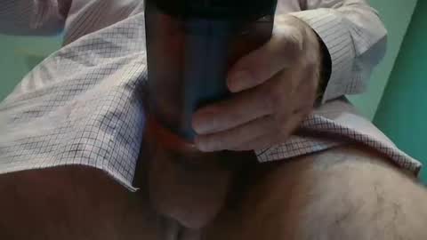 Snapshot of daddyrunner chatting on 02.19.26 Daddy Runner online show from 02.19.26