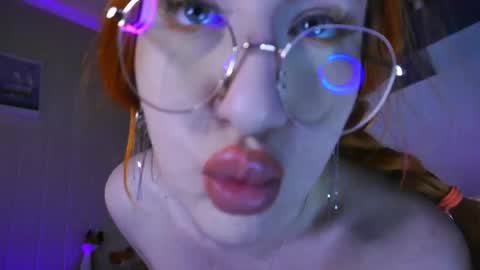 Snapshot of daddyslittleslutfox chatting on 04.30.26 daddyslittleslutfox online show from 04.30.26