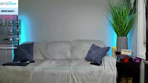 Snapshot of daddyxxluna chatting on 10.03.25 ConstructionDaddy and Lady Luna online show from 10.03.25