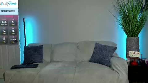 Snapshot of daddyxxluna chatting on 10.06.25 ConstructionDaddy and Lady Luna online show from 10.06.25