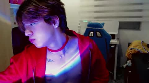 Snapshot of dae_lune chatting on 02.15.26 dae_lune online show from 02.15.26