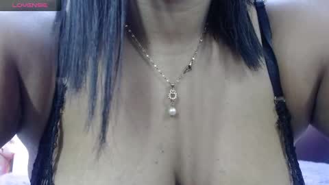 Snapshot of dafne_10 chatting on 09.12.25 dafne online show from 09.12.25