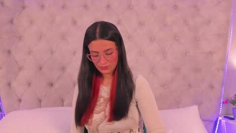 Snapshot of dafne_bss chatting on 04.24.26 dafne_bss online show from 04.24.26