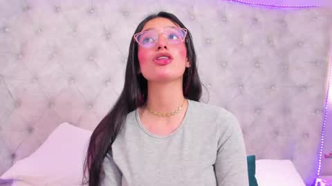 Snapshot of dafne_bss chatting on 05.22.26 dafne_bss online show from 05.22.26