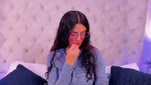 Snapshot of dafne_bss chatting on 07.24.26 dafne_bss online show from 07.24.26