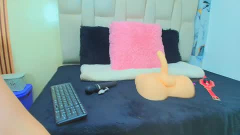 Dafne Castro online show from 03.04.26