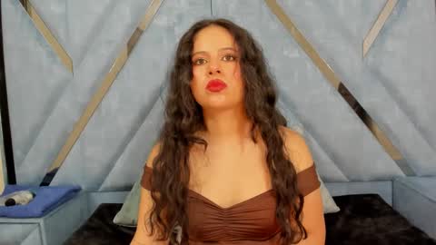 Snapshot of dafne_cleo chatting on 09.23.25 Dafne online show from 09.23.25