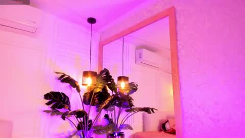 dafne_hillss online show from 04.14.26