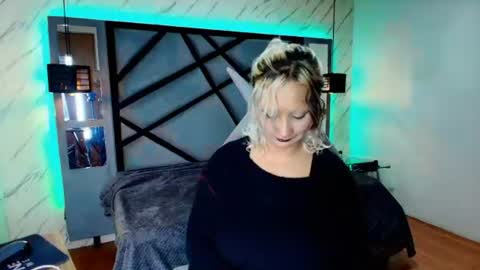 Snapshot of dafne_kam_ chatting on 06.17.26 dafne_kam_ online show from 06.17.26
