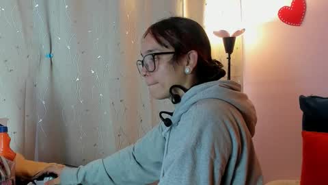 Snapshot of dafnemel chatting on 02.23.26 dafnemel online show from 02.23.26